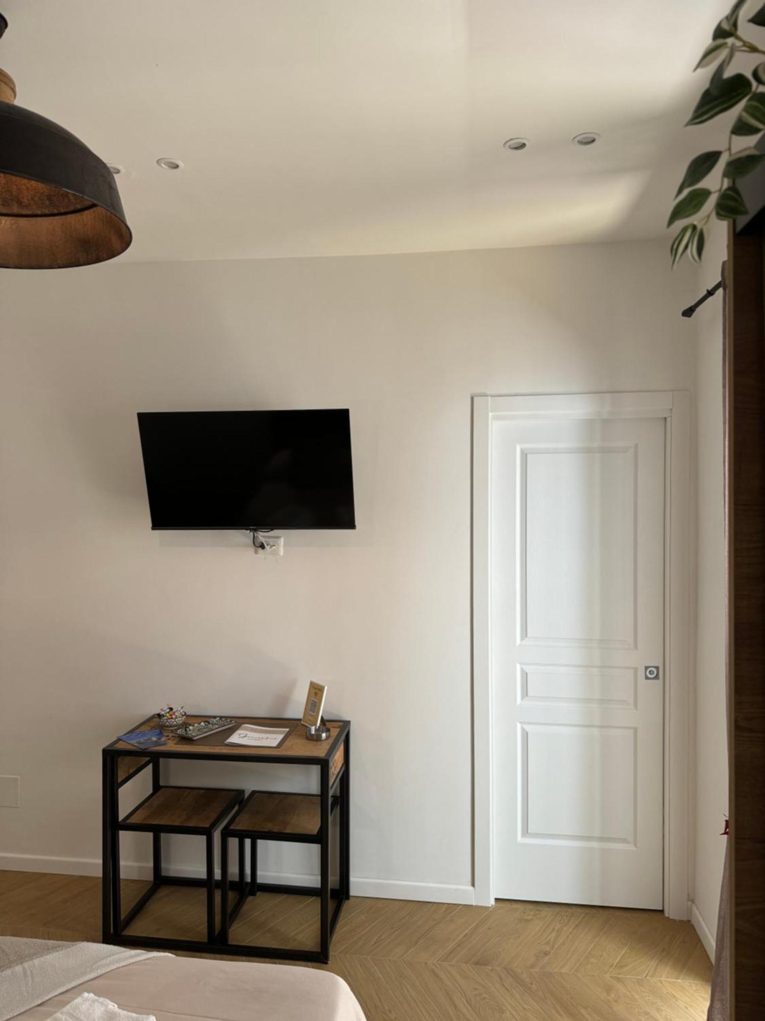 Gennarino Apartments - Panorama Suite With Balcony And Urban Loft Nápoly Kültér fotó