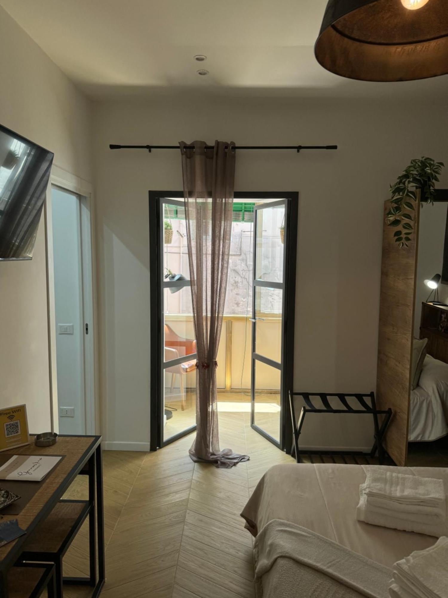 Gennarino Apartments - Panorama Suite With Balcony And Urban Loft Nápoly Kültér fotó