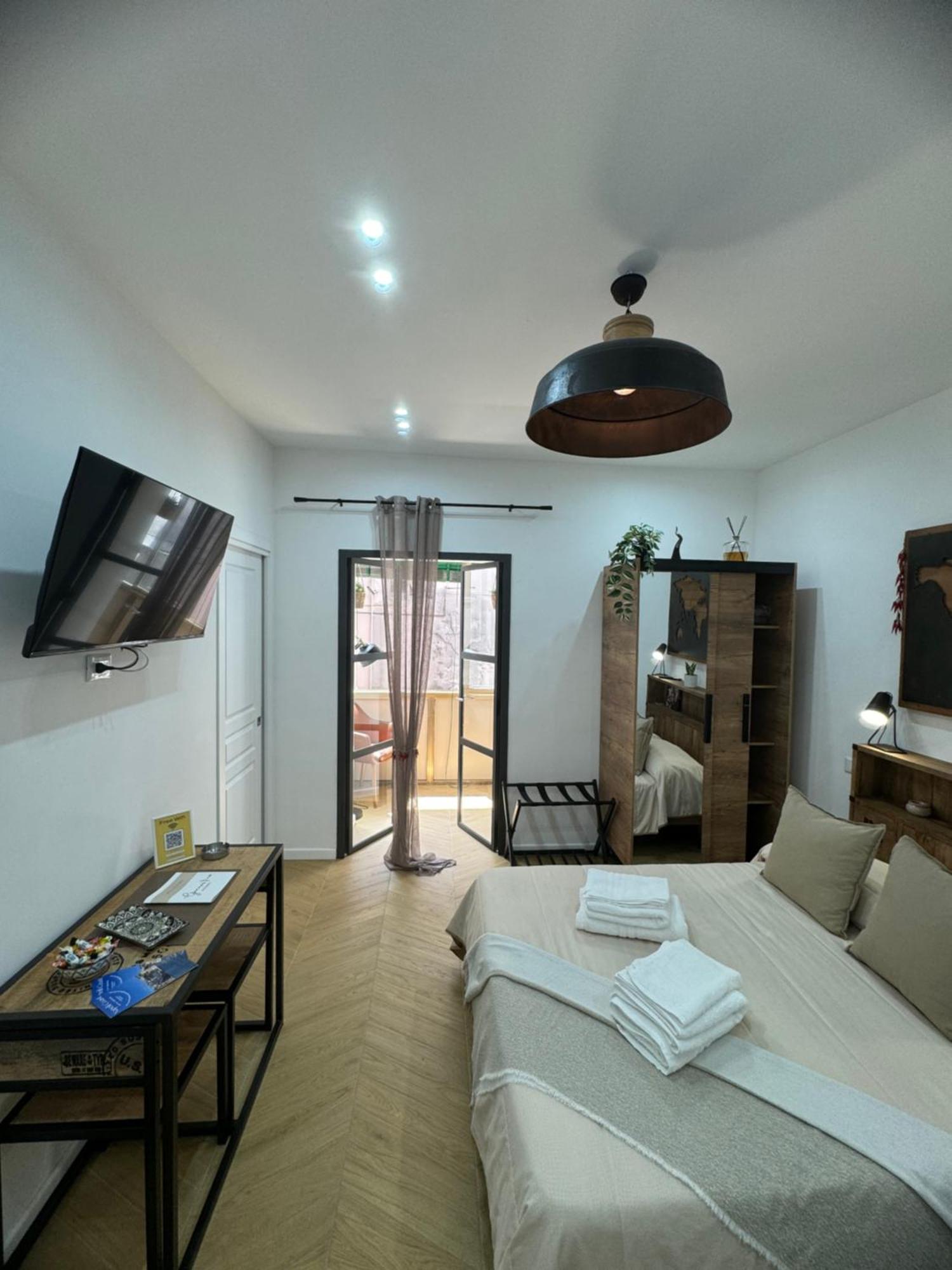 Gennarino Apartments - Panorama Suite With Balcony And Urban Loft Nápoly Kültér fotó